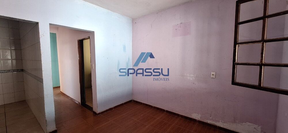 Casa à venda com 3 quartos, 116m² - Foto 1