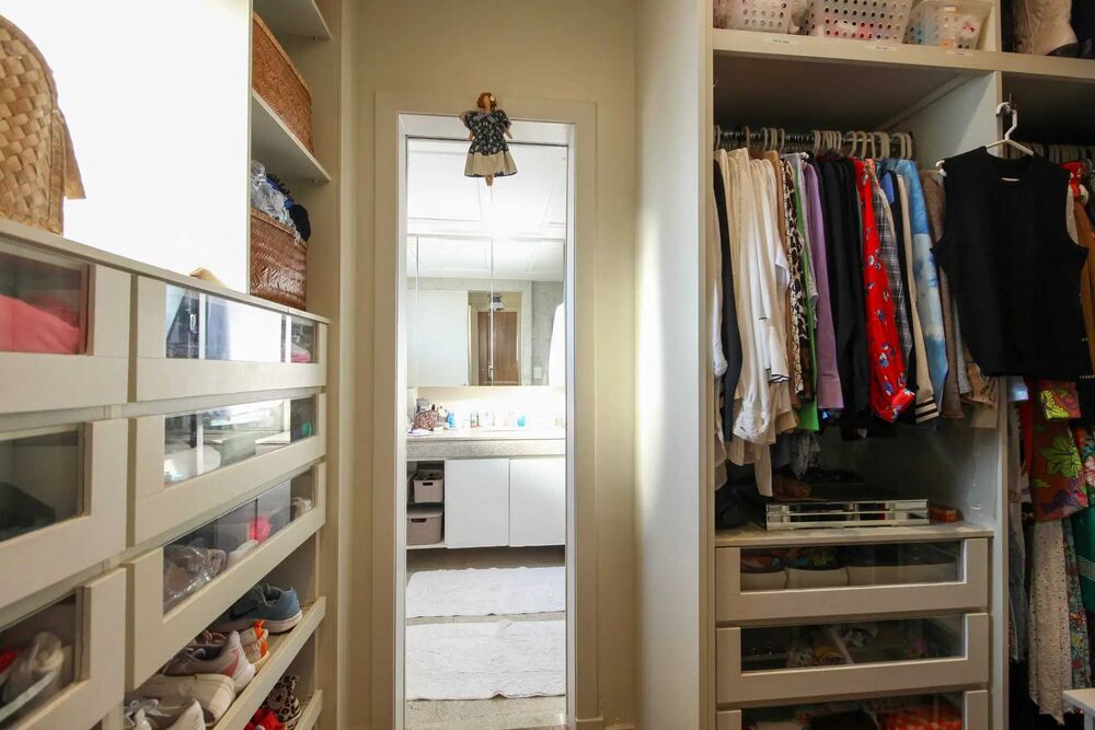 Apartamento à venda com 4 quartos, 216m² - Foto 5