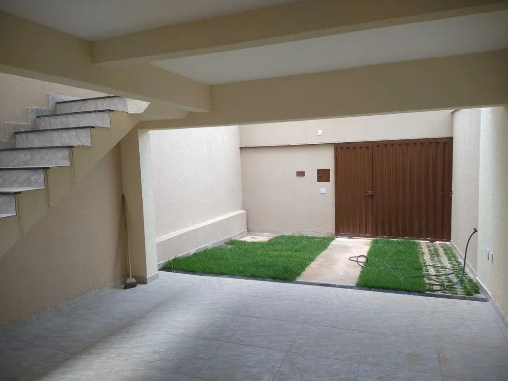 Casa, 3 quartos, 131 m² - Foto 1