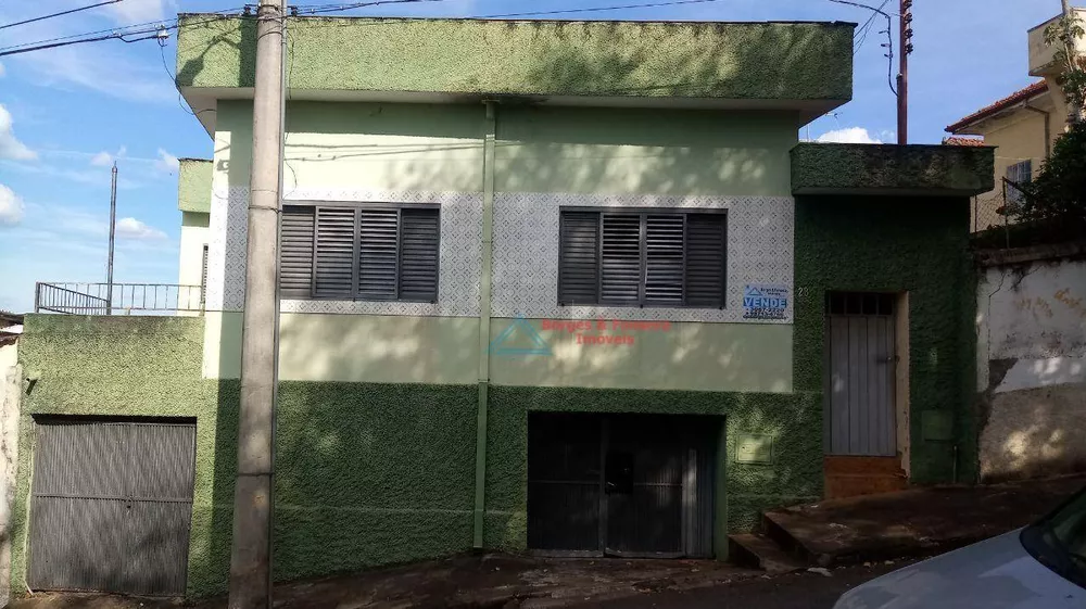 Casa à venda com 3 quartos, 250m² - Foto 1