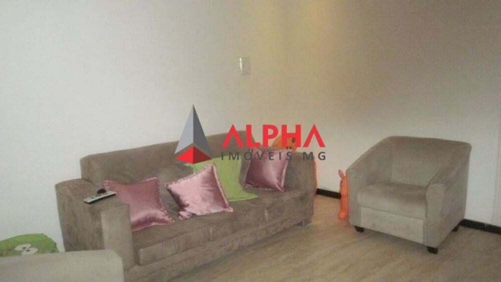Casa à venda com 3 quartos, 650m² - Foto 1