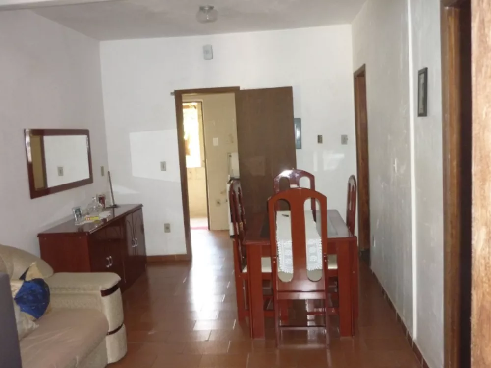 Casa à venda com 2 quartos, 145m² - Foto 1