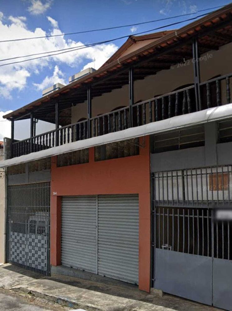 Casa para alugar com 4 quartos, 135m² - Foto 1