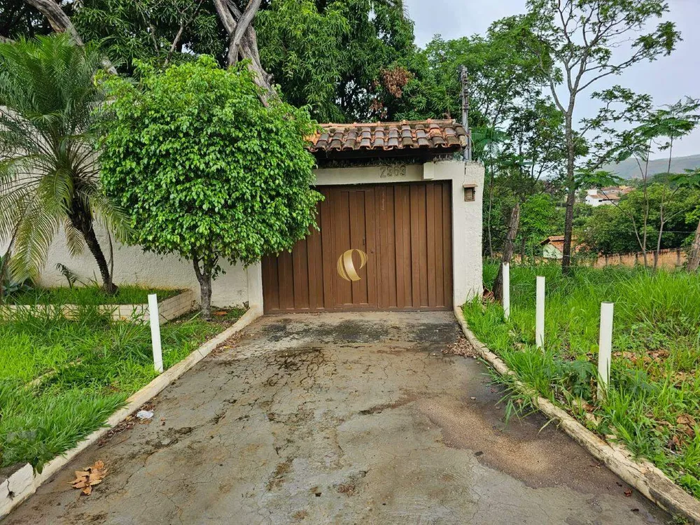 Chácara, 4 quartos, 2700 m² - Foto 1