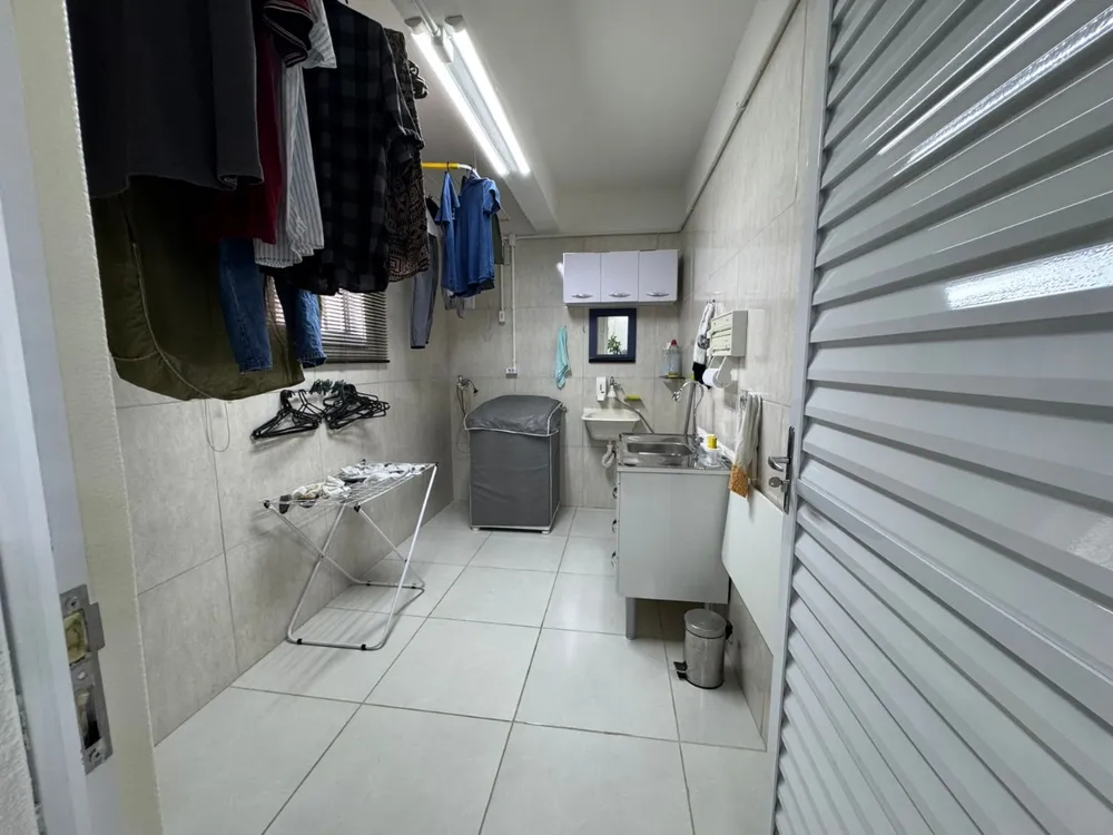 Casa, 4 quartos, 194 m² - Foto 2