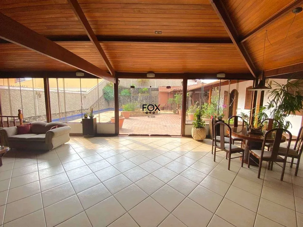 Casa, 5 quartos, 720 m² - Foto 1