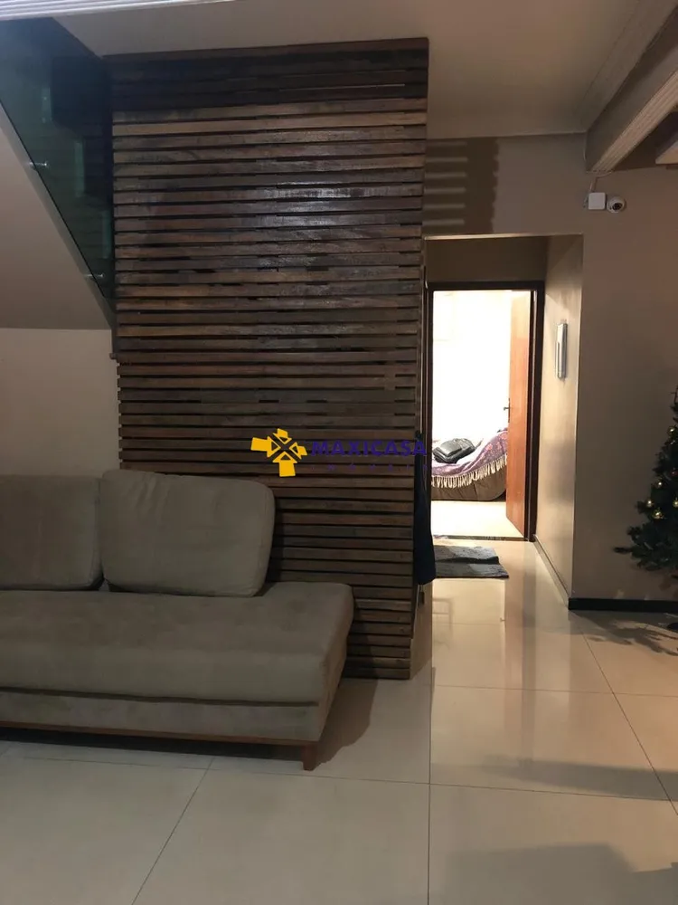 Casa, 4 quartos, 196 m² - Foto 2