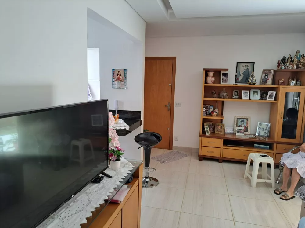 Apartamento à venda com 2 quartos, 64m² - Foto 3