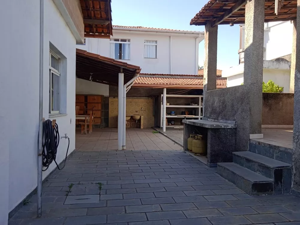 Casa à venda com 3 quartos, 387m² - Foto 4