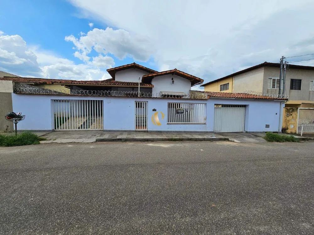 Casa, 4 quartos, 268 m² - Foto 1