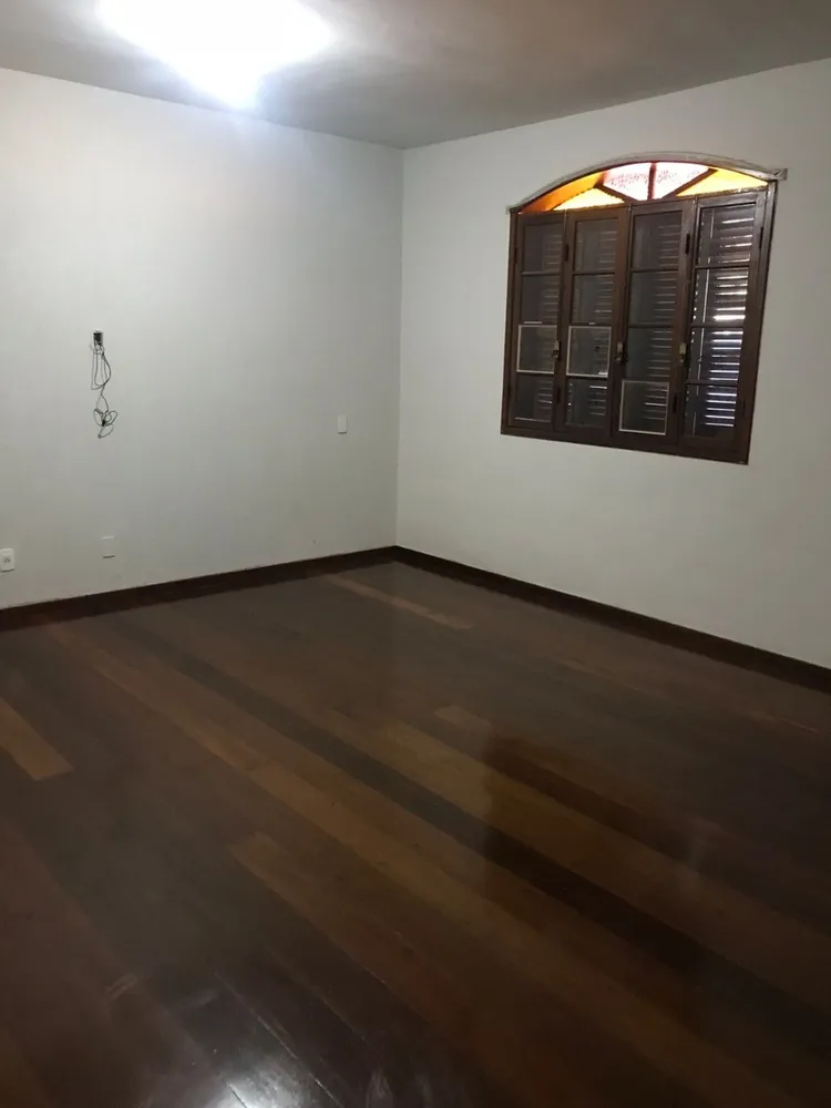 Casa, 4 quartos, 235 m² - Foto 3