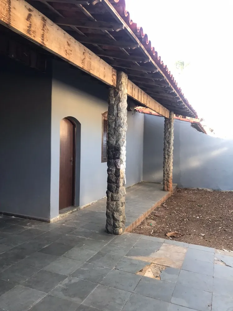 Casa, 4 quartos, 235 m² - Foto 1