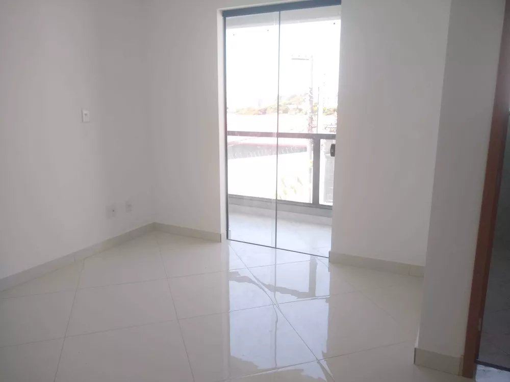 Casa à venda com 2 quartos, 87m² - Foto 2