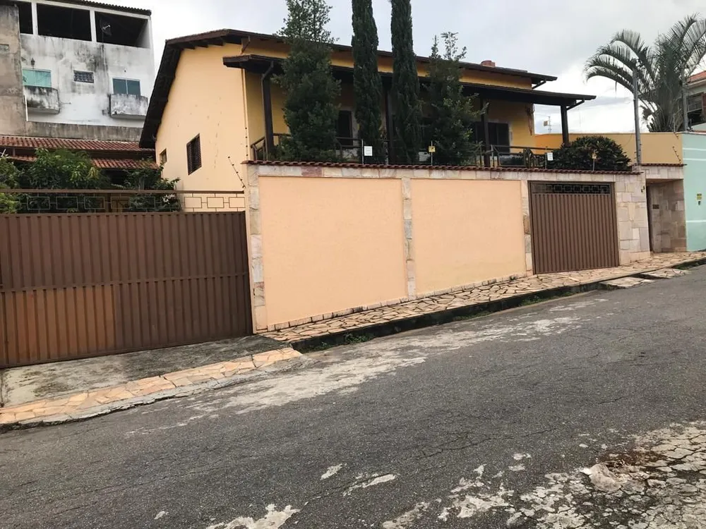 Casa, 3 quartos, 273 m² - Foto 1