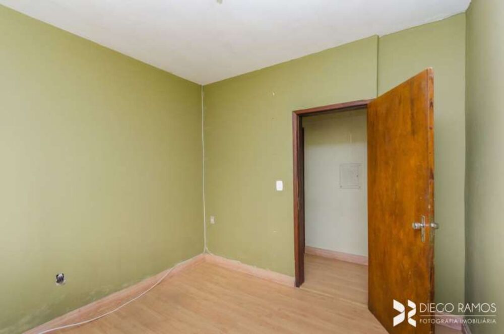 Casa à venda com 4 quartos, 186m² - Foto 1