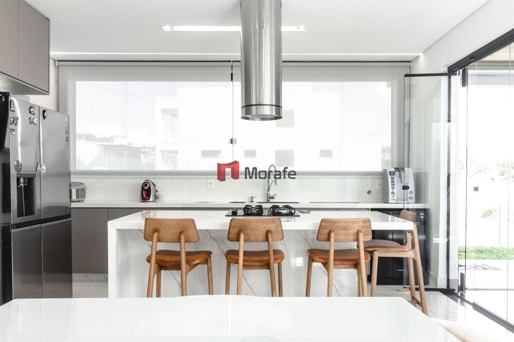 Casa para alugar com 4 quartos, 1000m² - Foto 1