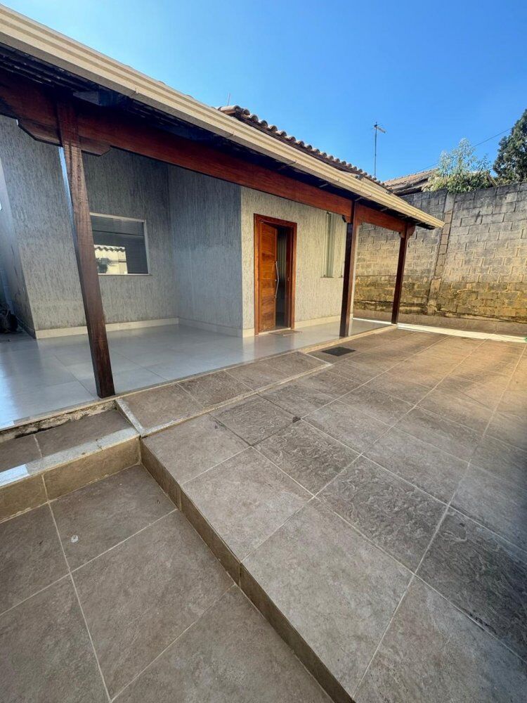 Casa à venda com 3 quartos, 200m² - Foto 3