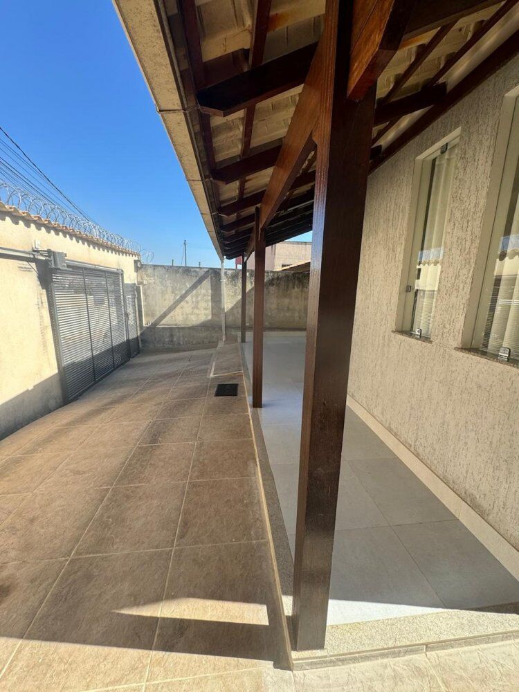 Casa à venda com 3 quartos, 200m² - Foto 4