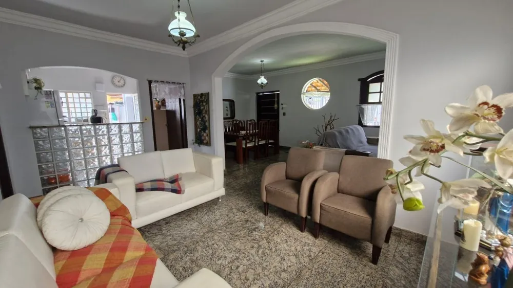 Casa, 3 quartos, 215 m² - Foto 2