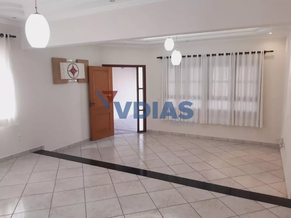 Casa à venda com 2 quartos, 167m² - Foto 4