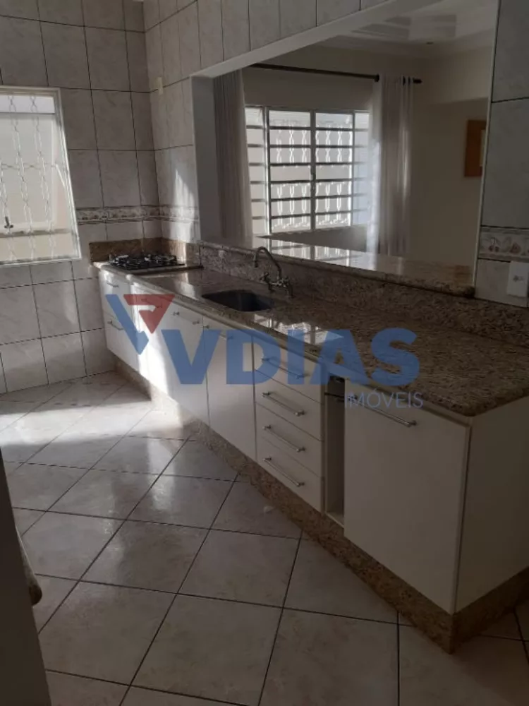 Casa à venda com 2 quartos, 167m² - Foto 12