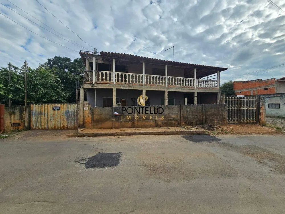 Casa, 6 quartos, 280 m² - Foto 1