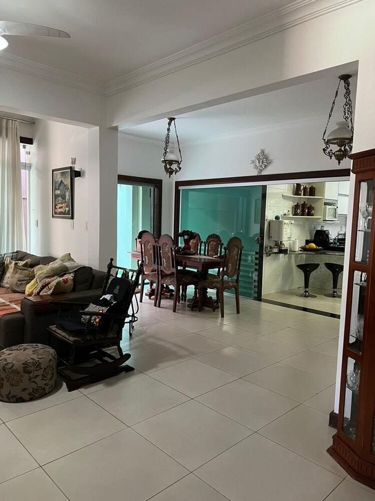 Casa à venda com 4 quartos, 297m² - Foto 4