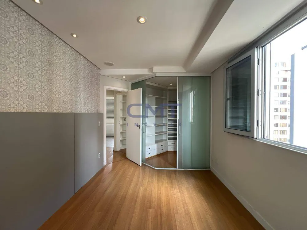 Cobertura, 3 quartos, 217 m² - Foto 2