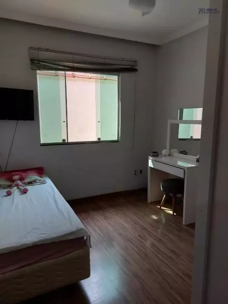 Casa, 3 quartos, 360 m² - Foto 3