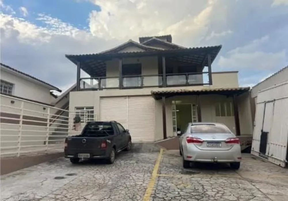 Casa, 3 quartos, 202 m² - Foto 1