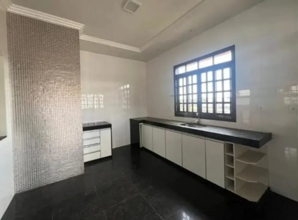 Casa, 3 quartos, 202 m² - Foto 4