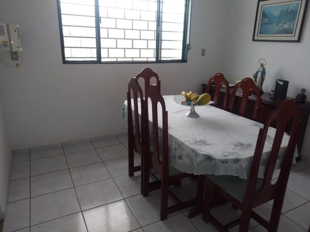 Casa, 4 quartos, 233 m² - Foto 1