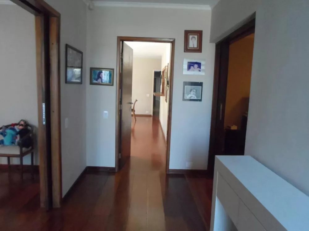 Casa à venda com 4 quartos, 334m² - Foto 10