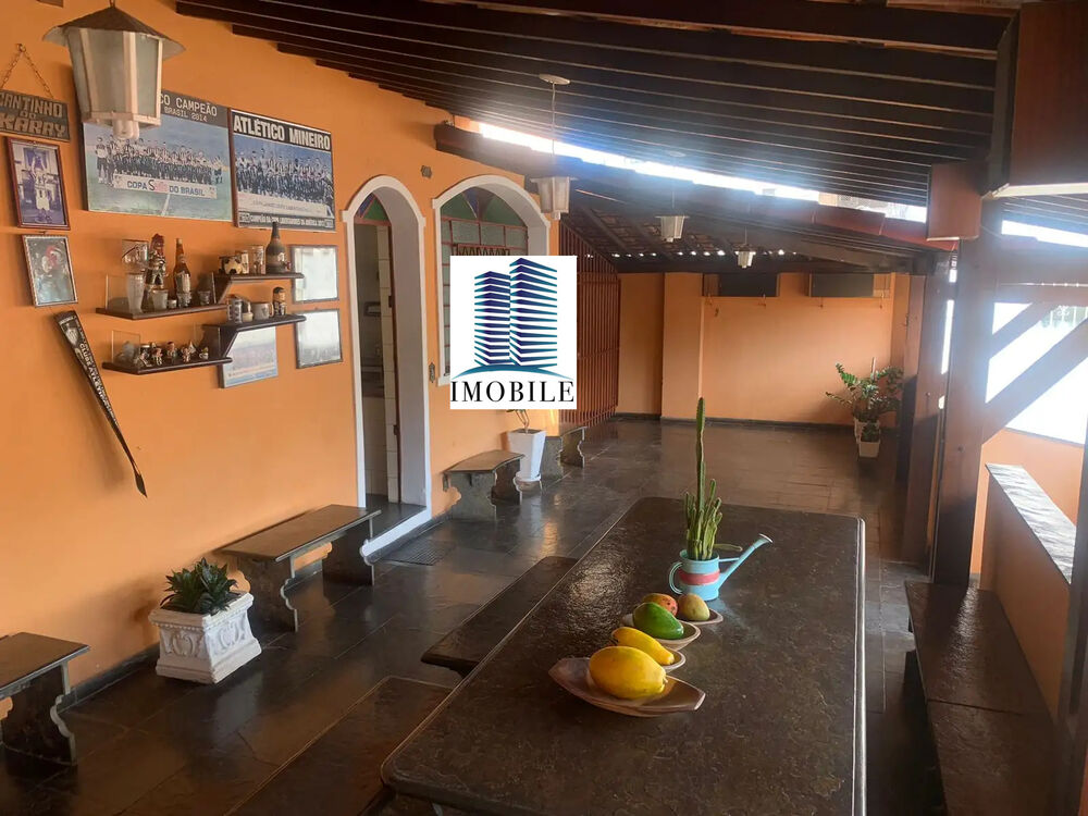 Casa à venda com 3 quartos, 330m² - Foto 3