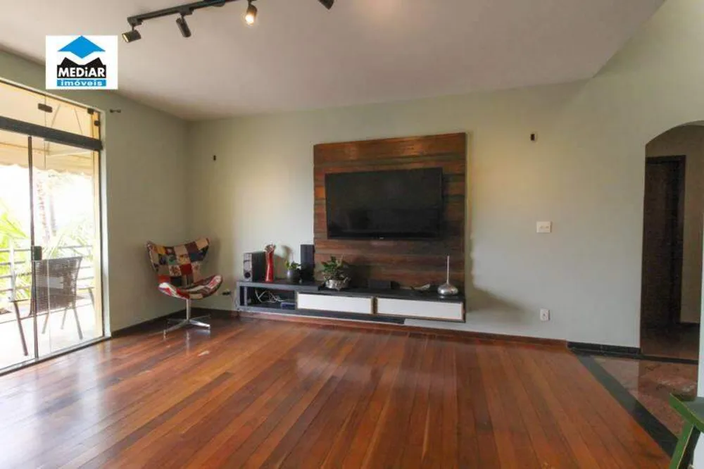 Casa, 4 quartos, 407 m² - Foto 1