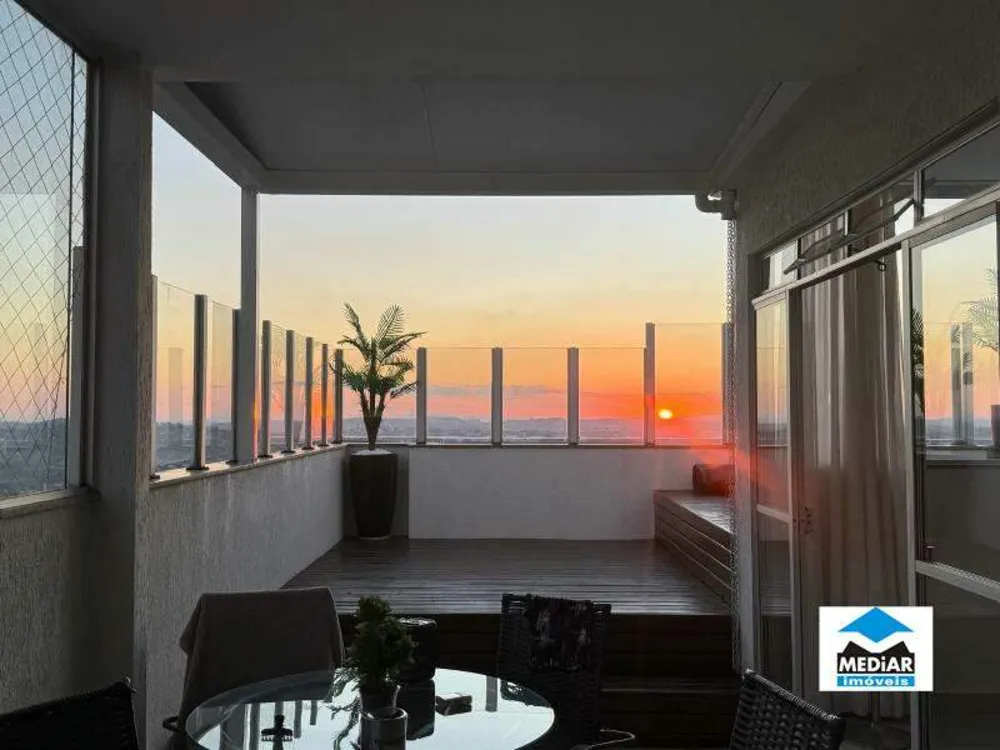 Cobertura, 3 quartos, 235 m² - Foto 1