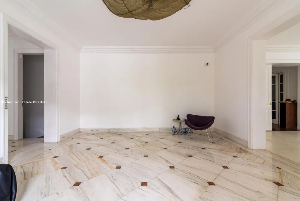 Casa, 5 quartos, 1379 m² - Foto 1