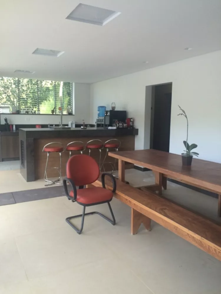 Casa à venda com 4 quartos, 600m² - Foto 7