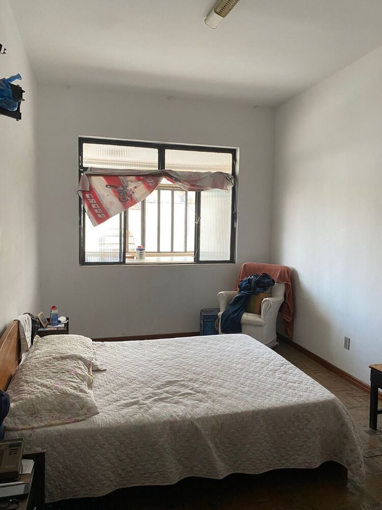 Casa à venda com 4 quartos, 246m² - Foto 4