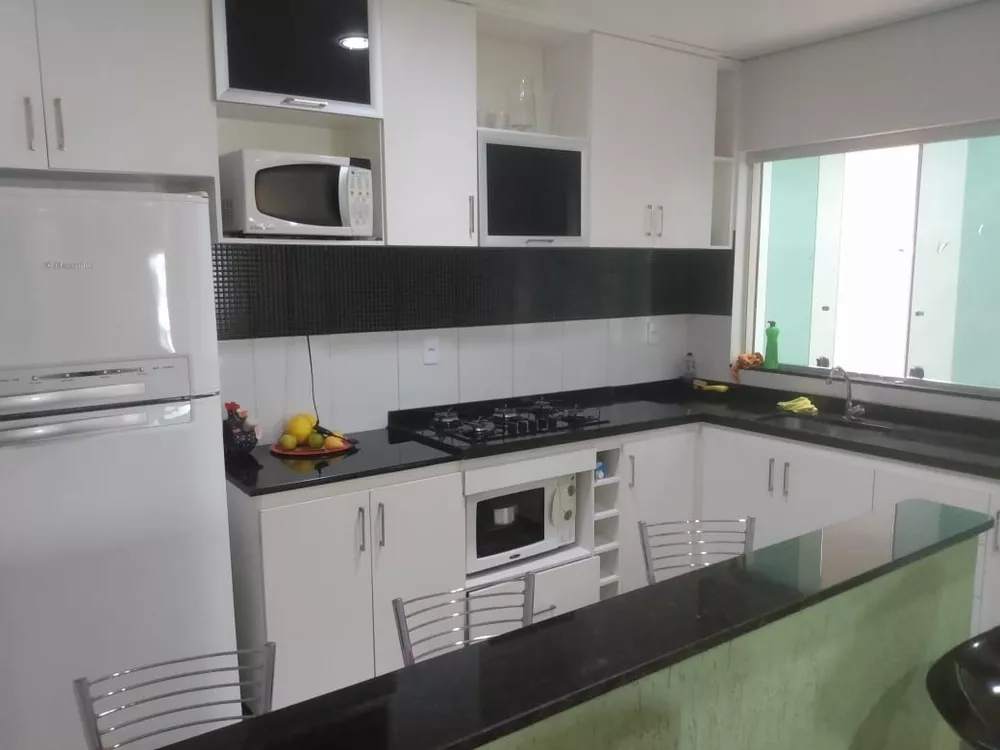 Casa à venda com 3 quartos, 400m² - Foto 4