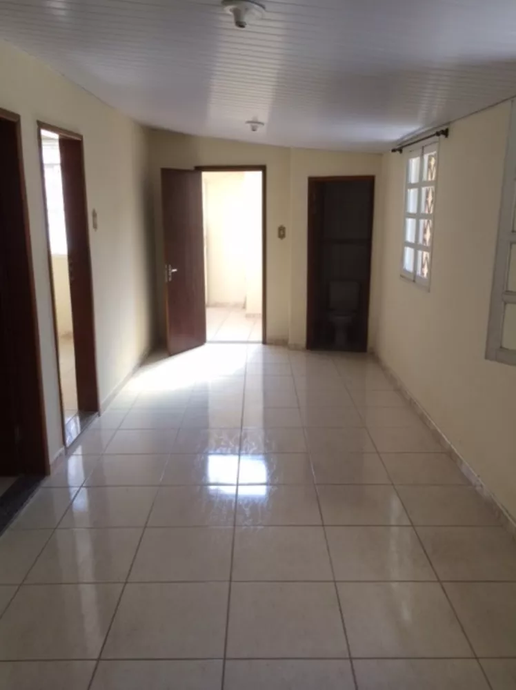 Casa à venda com 3 quartos, 90m² - Foto 1