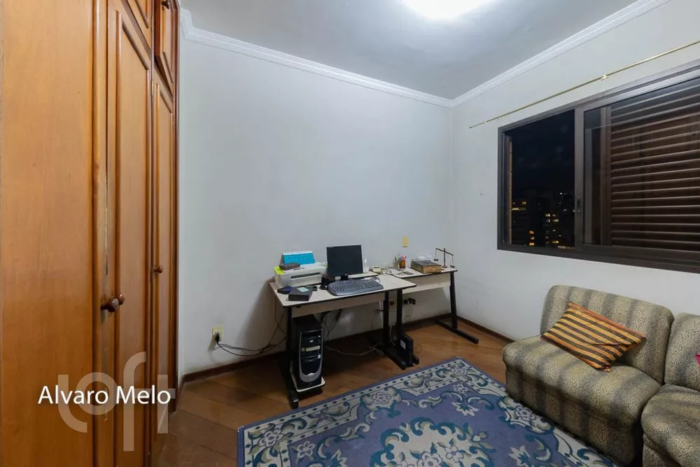 Apartamento à venda com 4 quartos, 180m² - Foto 18