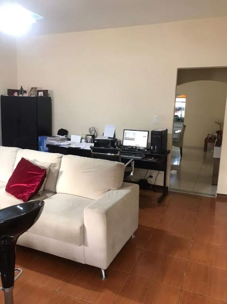 Casa, 3 quartos, 242 m² - Foto 2