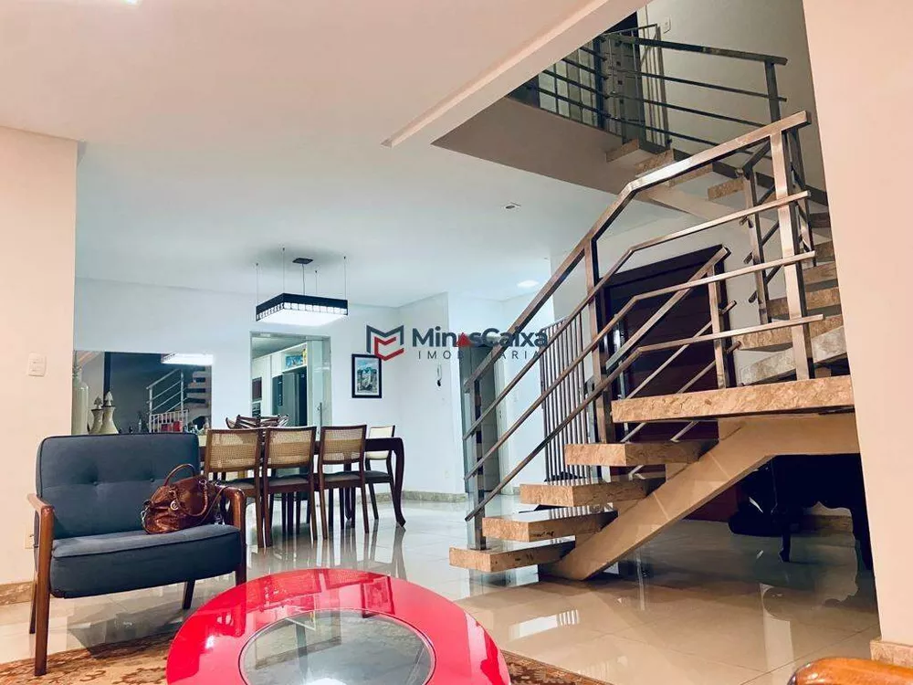 Casa à venda com 4 quartos, 367m² - Foto 3