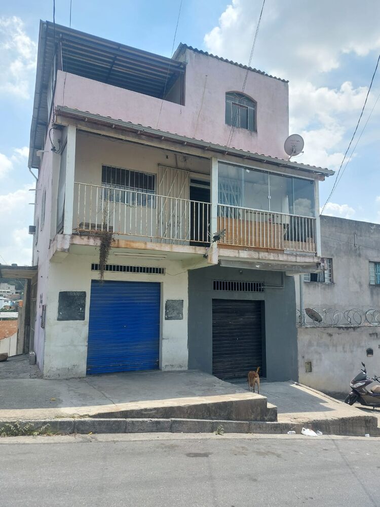 Casa à venda com 3 quartos, 114m² - Foto 1