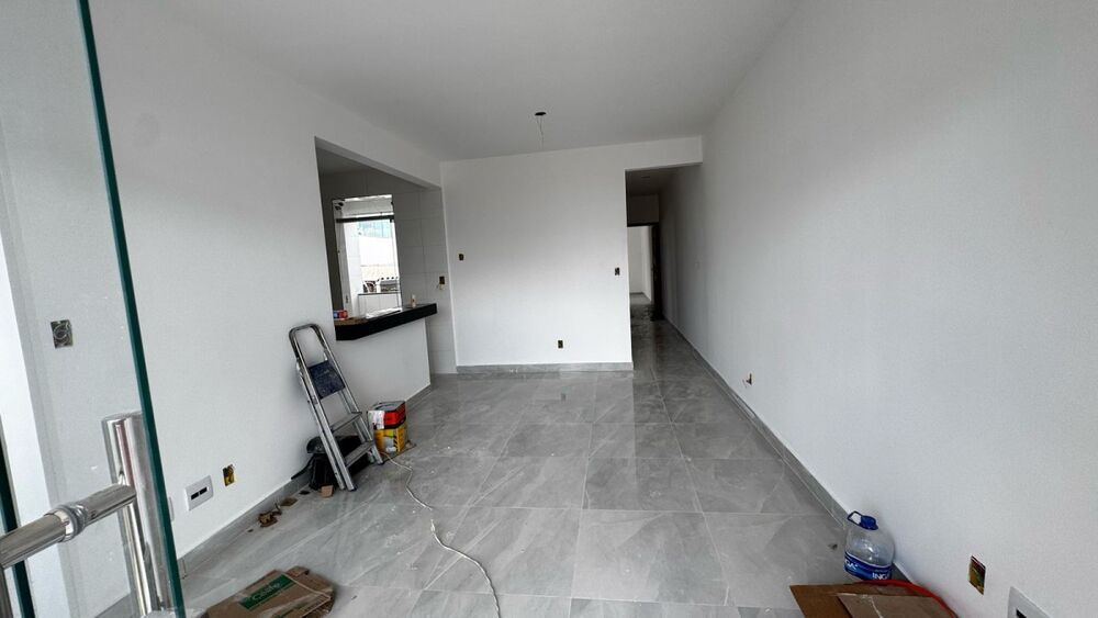 Apartamento à venda com 3 quartos, 80m² - Foto 2