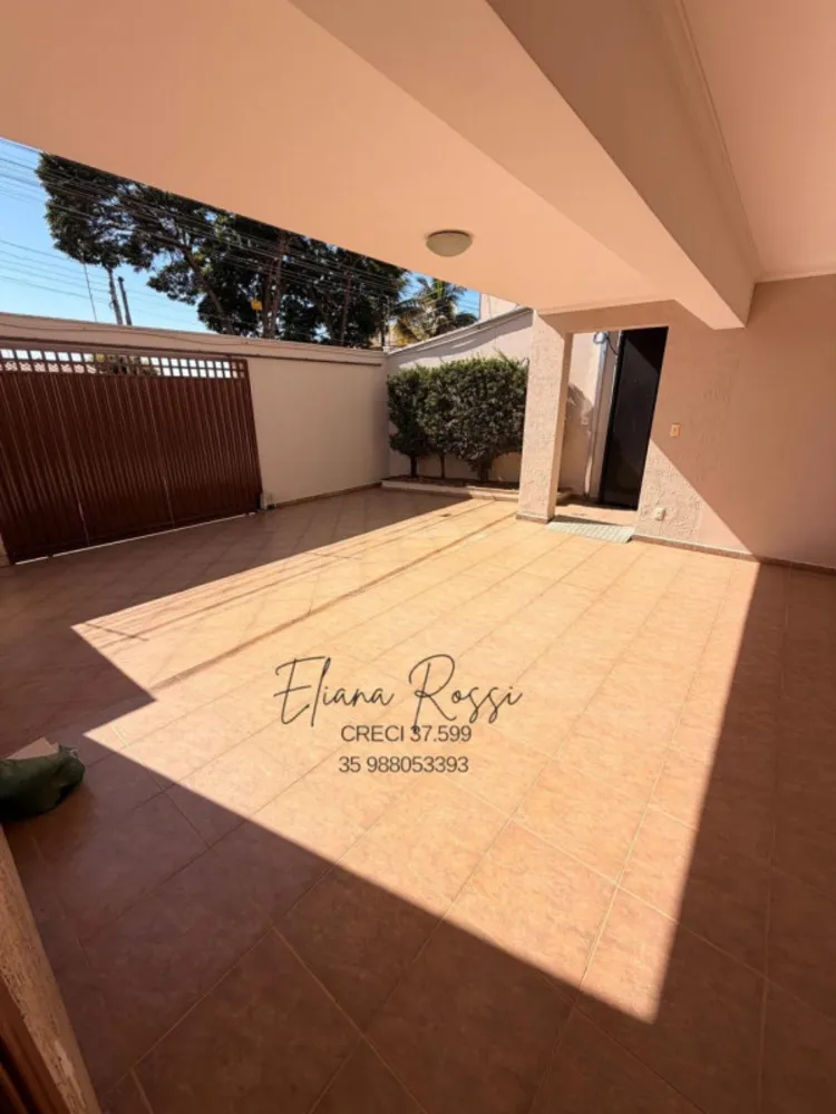 Casa, 4 quartos, 286 m² - Foto 2