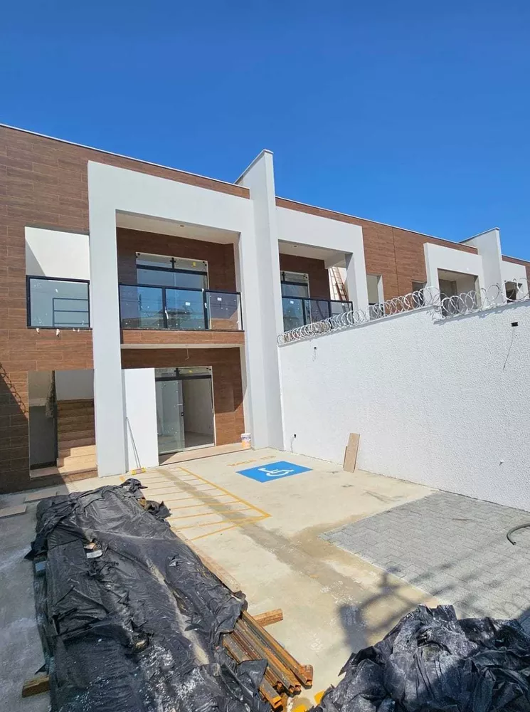 Casa à venda com 2 quartos, 80m² - Foto 2