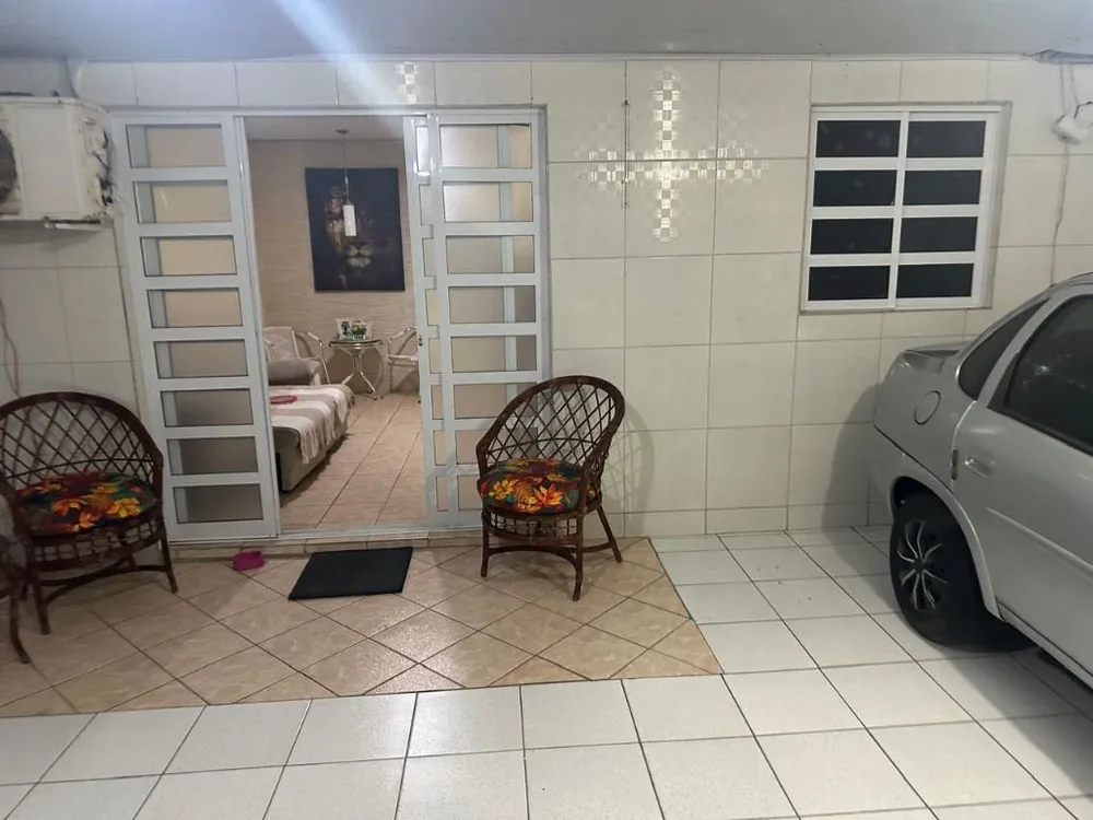 Casa, 2 quartos, 200 m² - Foto 1