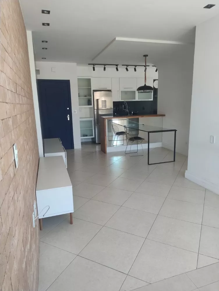 Apartamento à venda com 2 quartos, 67m² - Foto 1